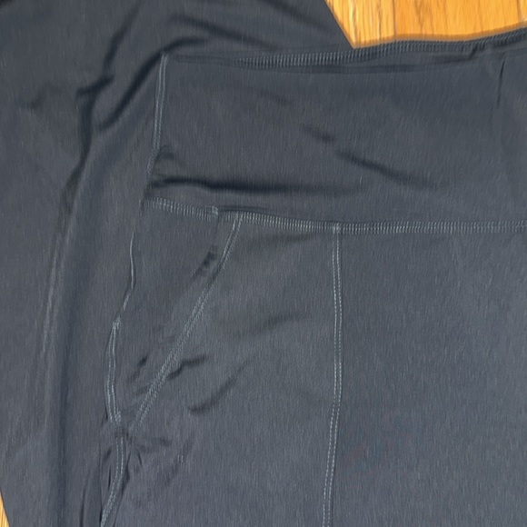 Black wide leg capri size XL stretchy navy blue new - Picture 3 of 3